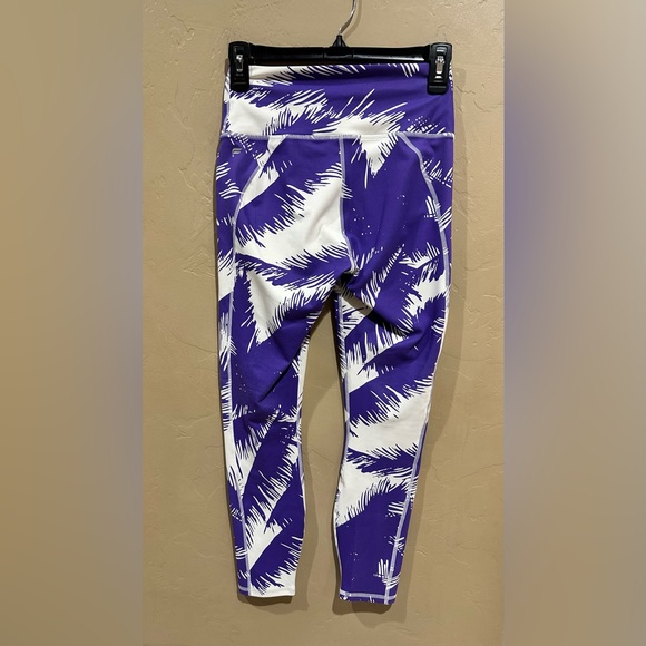 FABLETICS High Waisted Printed PureLuxe Paradiso Leggings 7/8 Purple White XXS - Picture 13 of 15